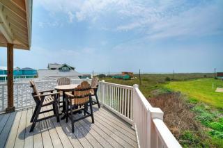 Beach Boardwalk Pool Access Ocean Views Coral Reef by AvantStay - 0