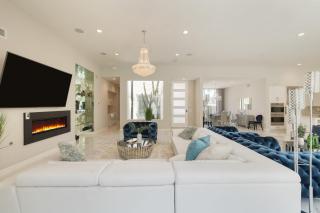 Villa Valentina by AvantStay Pool Hot Tub Views Luxury Design - 2