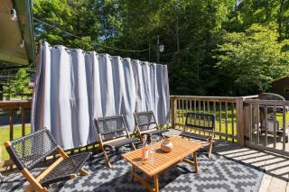 The Rustic Cottage by AvantStay Hot Tub Fire Pit Pool Table 5mins to Town - Gatlinburg - 6