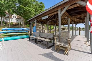Paradise Pointe by AvantStay Lakefront Views Playset - 4