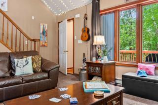 The Great Escape by AvantStay Game Room Hot Tub - Albrightsville - 5