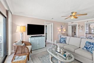 Beachfront Breeze by AvantStay Beachfront Condo - Panama City Beach - 3
