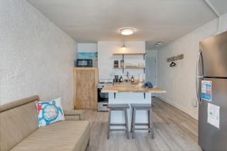 Sun-kissed by AvantStay Beachfront Access - Panama City Beach - 1
