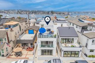 Seaside Style by AvantStay Rooftop Walk to Beach Chic Design - Newport Beach - 0