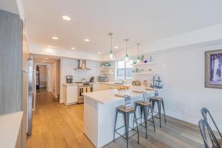 Seaside Style by AvantStay Rooftop Walk to Beach Chic Design - Newport Beach - 4