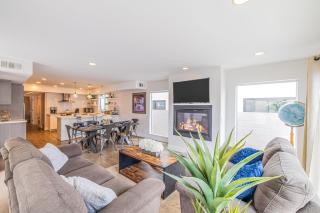 Seaside Style by AvantStay Rooftop Walk to Beach Chic Design - Newport Beach - 2