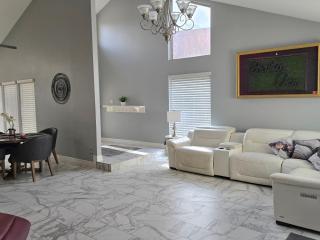 1976HoustonGem Luminous PvTPool & HotTub DT20mins for LRG Families 6Beds 2Bath - Houston - 1