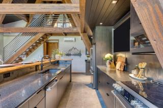 Lazy River Glamp-House by AvantStay Newly Built Luxe Indoor-Outdoor Living - La Pine - 3