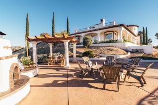 Via del Sur by AvantStay Private Spanish Villa w Views Walk to Wineries - 0
