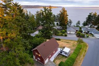 Polnell Point Lookout by AvantStay Water Views Hot Tub Large Patio - Oak Harbor - 6
