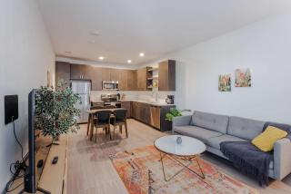 TWO Luxe CozySuites in Downtown Cincinnati - Cincinnati - 9