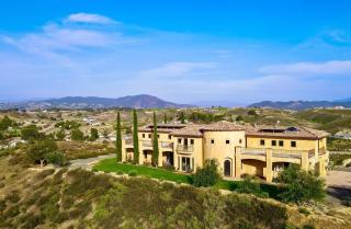 Palazzo Del Sol By AvantStay Breathtaking Home w Mountain Views Hot Tub - Temecula - 0