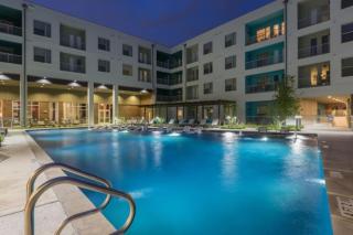 Modern 1BR Retreat Pool Free Wi-Fi Free Parking - Austin - 3