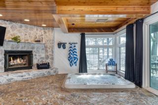 Views Hot Tub Firepit Game Room Playground Enchanted Forest by AvantStay - Running Springs - 9