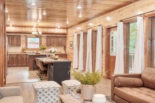 Bluestem Bluebell by AvantStay Incredible Views w Large Balcony Indoor Pool - Sevierville - 2
