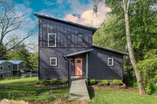 Plum Perfect Hideaway by AvantStay Near Downtown - Asheville - 0