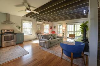 Plum Perfect Hideaway by AvantStay Near Downtown - Asheville - 2
