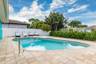 Private Pool Sunroom Beach Escape at Manatee - Naples - 8