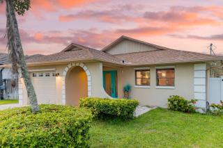 Private Pool Sunroom Beach Escape at Manatee - Naples - 0