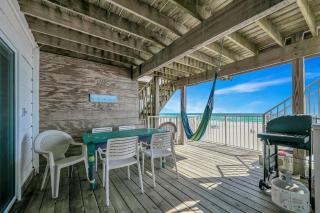 Weekender by AvantStay Gorgeous BEACH FRONT Home w Ocean View - Destin - 0