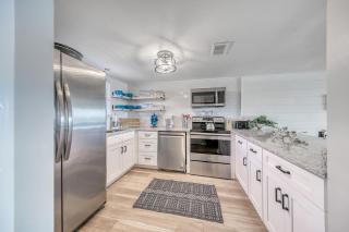 Weekender by AvantStay Gorgeous BEACH FRONT Home w Ocean View - Destin - 7