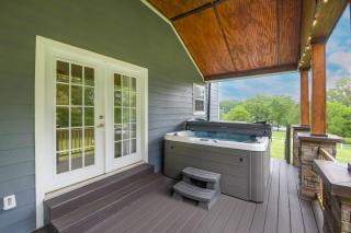 Riverside Ranch by AvantStay Mins to Downtown - Arden - 9