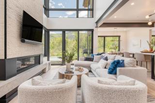 Encore by AvantStayMinutes from the Slopes in PC w Hot Tub - Park City - 4