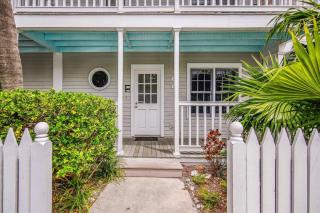 Key West Charming by AvantStay Communal Pool Gated Community Near Fort Zachary Taylor Park Week Long Stays - Key West - 9