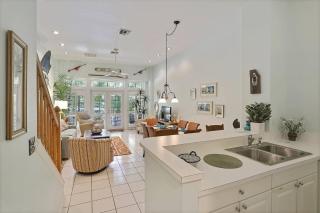 Key West Found by AvantStay Close to Shops w Patio Shared Pool Week Long Stays Only - Key West - 3