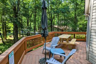 The Bear Foot Lodge by AvantStay Game Room Deck BeachLake Access - Albrightsville - 9