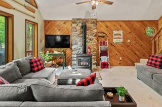 Deer Hollow by AvantStay Big Yard Lake Access - Albrightsville - 5