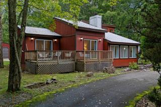 Trail House by AvantStay Walk to Creek Deck - Albrightsville - 0