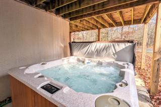 Hickory Haven by AvantStay Hot Tub Game Room Theater Deck - Albrightsville - 9