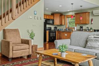 Otter Banks by AvantStay Sleeps 18 Hot Tub Views Game Room - Albrightsville - 4