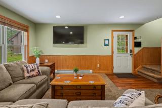 Otter Banks by AvantStay Sleeps 18 Hot Tub Views Game Room - Albrightsville - 1