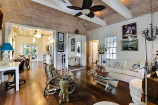 Boat House by AvantStay Character Cottage Central Location w Shared Pool Month Long Stays - Key West - 6