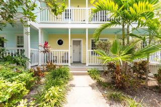 Conch Adventure by AvantStay Great Location w Patio Outdoor Dining and Shared Pool Week Long Stays - Key West - 0
