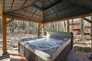Grateful Escape AvantStay Hot Tub Sauna Deck Firepit Beach Access - Lake Harmony - 0