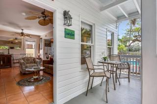 Land Of Love by AvantStay Pets Allowed Shared Pool Great Location Month Long Stays Only - 0