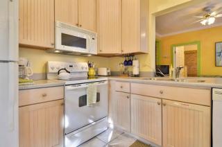 Key Lime Pie by AvantStay Ideal Location w Splash Pool Out Door Dining Month Long Stays Only - Key West - 4