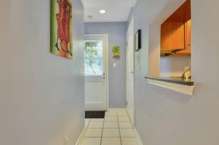 Lavender Jungle by AvantStay Great Location w Patio Shared Pool Week Long Stays Only - Key West - 7