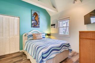 Ibis by AvantStay Close to Duval Street w Shared Pool Month Long Stays Only - Key West - 6