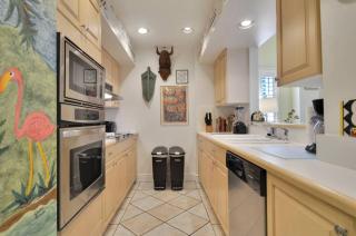 Trumans Hideaway by AvantStay Great Location w Patio Outdoor Dining BBQ Shared Pool Week Long Stays - Key West - 4