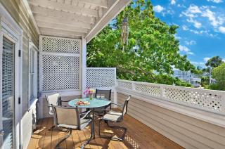 Duval Breeze by AvantStay Great Location Close to Beach Nightlife Shared Pool Week Long Stays - Key West - 0