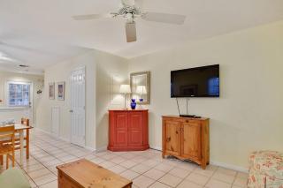 A Little Slice Of Paradise by AvantStay Communal Pool Screened in Porch Great Location Month Long Stays - Stock Island - 2