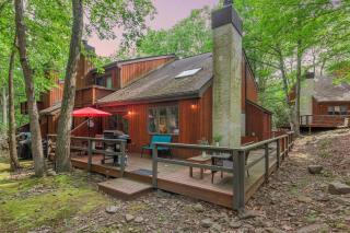 Boulder Pointe by AvantStay Deck Forest Views Boulder Lake Club Passes - Lake Harmony - 0