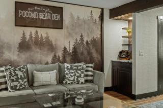 Pocono Bear Den by AvantStay Stylish Modern Deck w Grill Outdoor Dining - Pocono Pines - 5