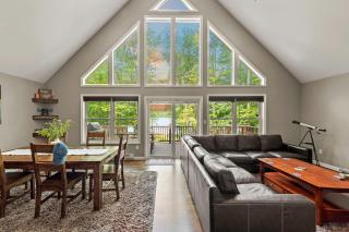 Tavern at the Woods by AvantStay Lakefront Views Hot Tub Firepit Game Room - Arrowhead Lake - 9
