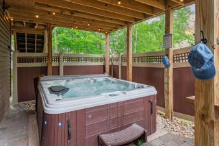 Tavern at the Woods by AvantStay Lakefront Views Hot Tub Firepit Game Room - Arrowhead Lake - 7