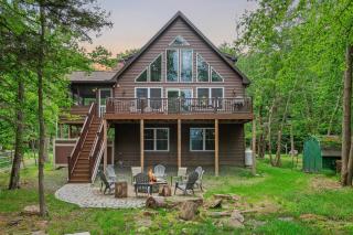 Tavern at the Woods by AvantStay Lakefront Views Hot Tub Firepit Game Room - Arrowhead Lake - 5